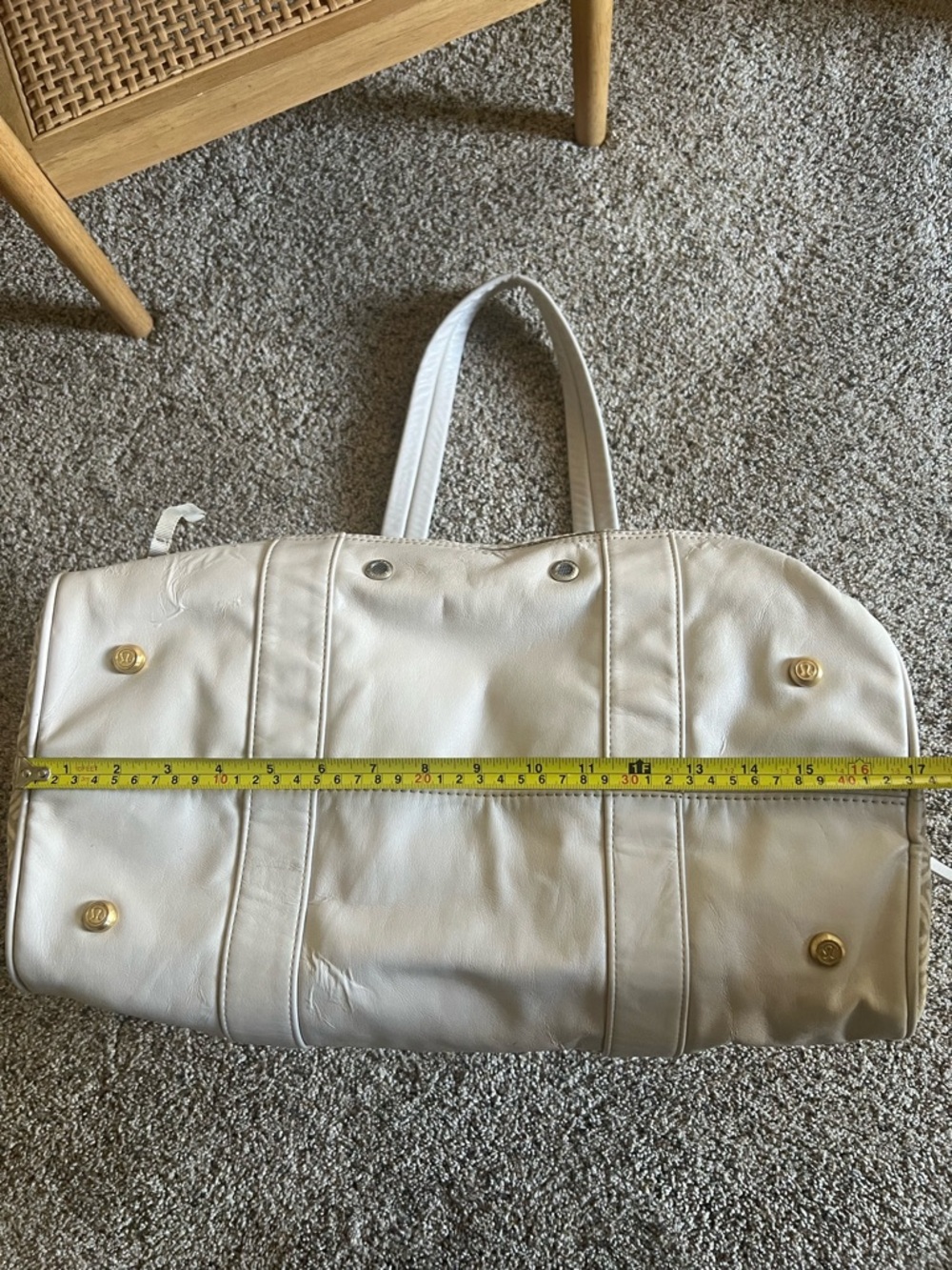 lululemon athletica Taupe and White Geometric Duffel - Picture 11 of 14